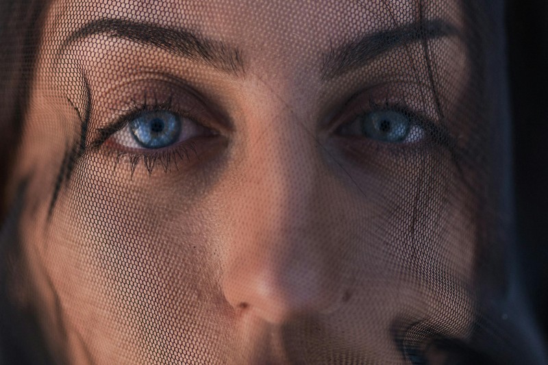 A woman with perfectly shaped eyebrows after brow lift Edmonton treatment